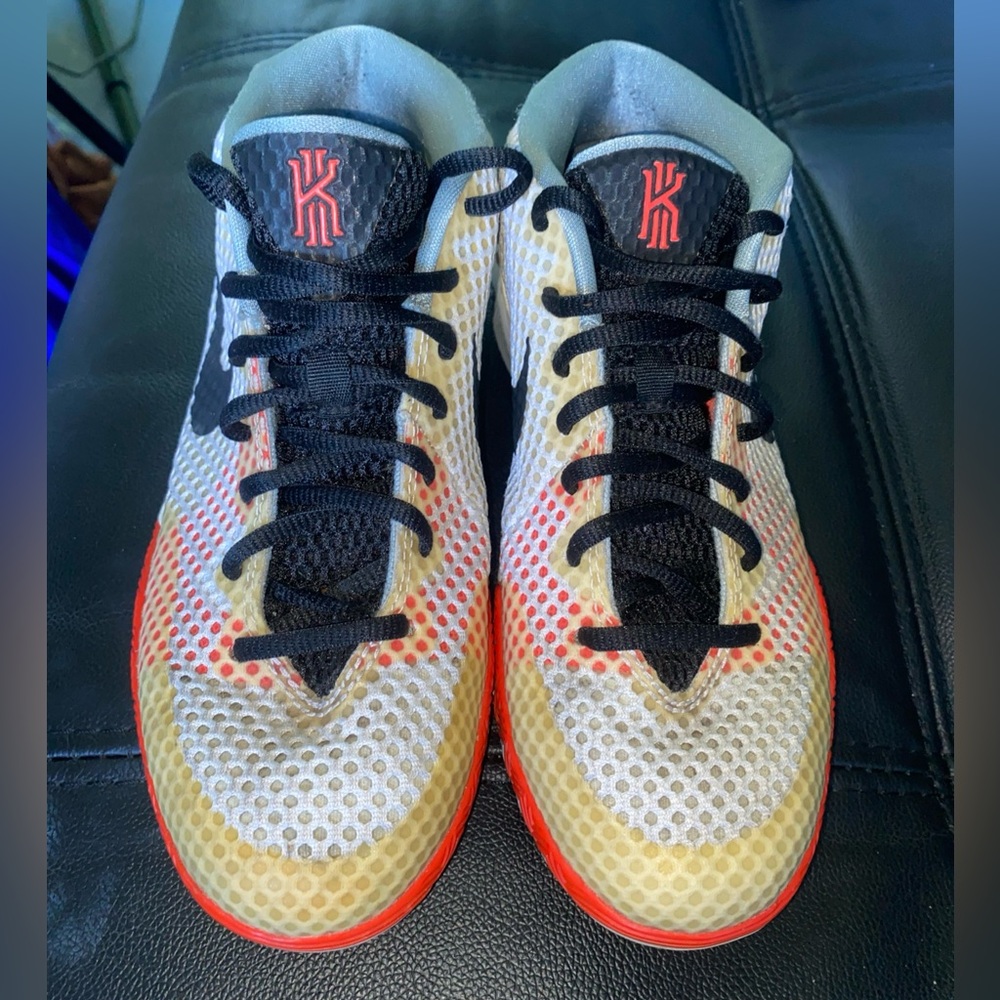 Nike Kyrie Irving 1 Home Infrared Size 5y 2014 Release Kids Basketball Sneakers